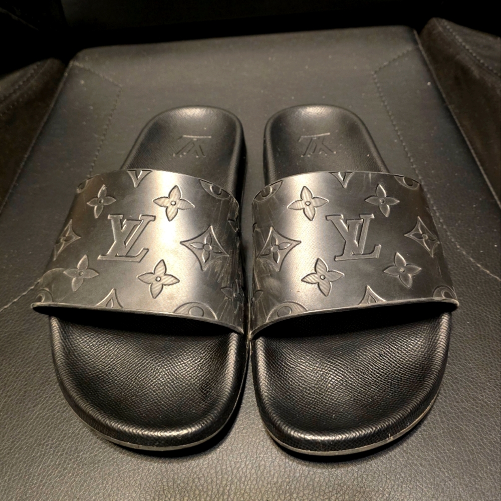 [AUTHENTIC, PRE-OWNED] Louis Vuitton Waterfront Mules (Color: Noir) Size 8